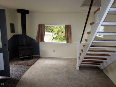 213 SE Neptune Ave, Lincoln City, OR 97367 - photo 4
