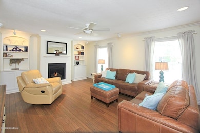 10105 Clearcreek Louisville home for sal