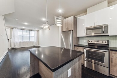 Kitchen-living