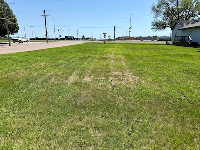 979 4th St NE, Huron, SD 57350 - photo 6