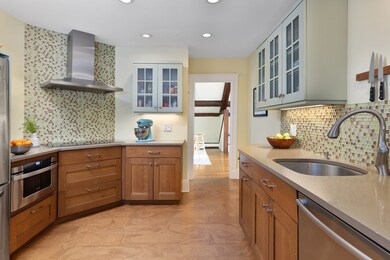 816 Washington St unit 2, Brookline, MA 02446 - photo 5