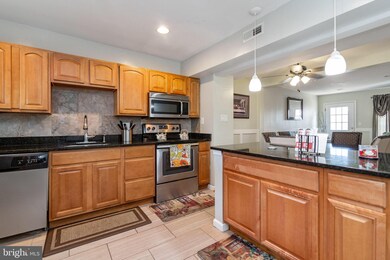 2964 Wetherburn Ct, Woodbridge, VA 22191 - photo 4