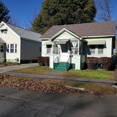 29 Pershing Dr, Schenectady, NY 12302 - photo 3