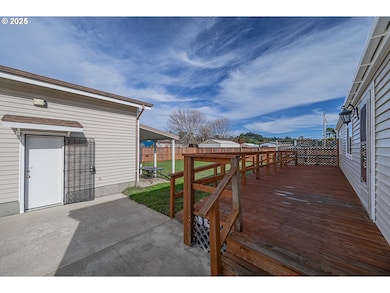 150 N 11th St, Lakeside, OR 97449 - photo 5