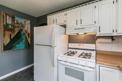 2331 18th St SW, Cedar Rapids, IA 52404 - photo 7