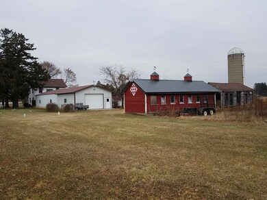 3835 Rutland-Dunn Town Line Rd, Rutland, WI 53575 - photo 7