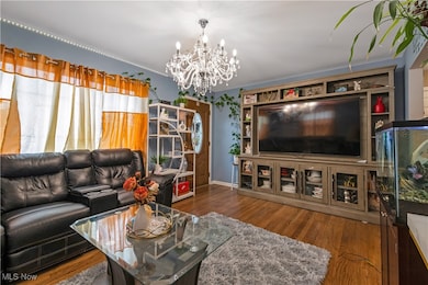 4649 Pelham Dr, Cleveland, OH 44144 - photo 3