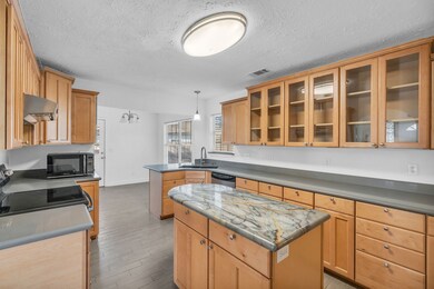 604 Mason St, Tomball, TX 77375 - photo 7