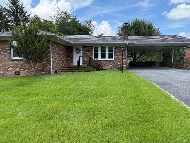 211 Philpot Ave, Richlands, VA 24641 - photo 2