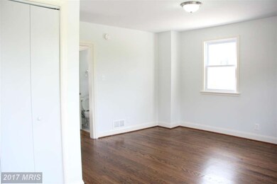 3945 Stokes Dr, Baltimore, MD 21229 - photo 6