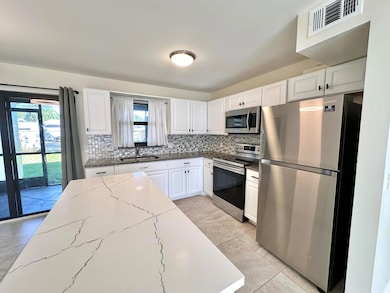 5894 Longbow Ln unit 10, West Palm Beach, FL 33415 - photo 2