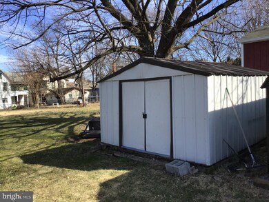 338 W High St, Womelsdorf, PA 19567 - photo 6