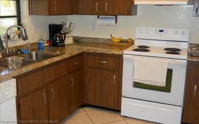 109 Danbar Dr, Lake Placid, FL 33852 - photo 7