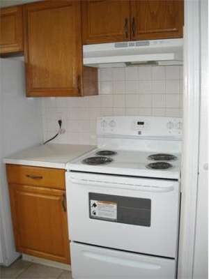 905 Windsor Dr, Framingham, MA 01701 - photo 3