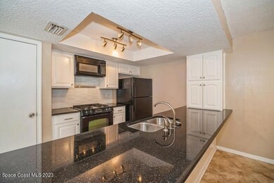 03_2418Delysst_177001_Kitchen_FlexMLS800