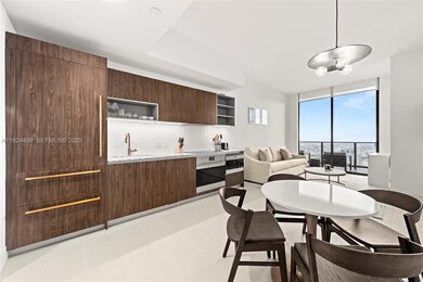 Natiivo Miami unit 5104, Miami, FL 33132 - photo 5