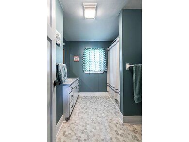Full Main Floor Bathroom