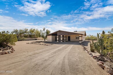 6447 E Rustic Dr-3
