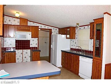 3846 Earnhardt Rd, Asheboro, NC 27205 - photo 6