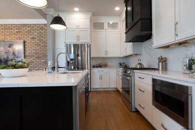 17 Cherry St, Saratoga Springs, NY 12866 - photo 5