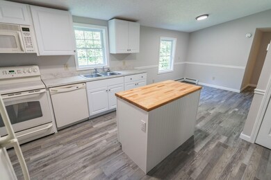 Dine in Kitchen