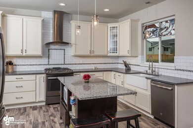 5687 Grand Teton Loop-large-015-20-Kitch