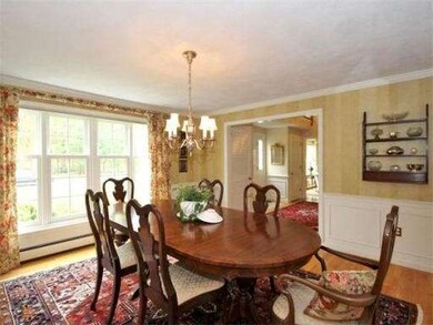 11 Onondaga Ln, Medfield, MA 02052 - photo 5