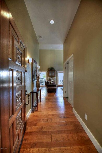 005_Foyer