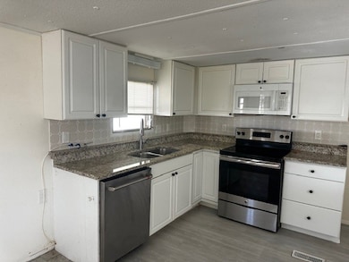 5200 28th St N unit 330, Saint Petersburg, FL 33714 - photo 2