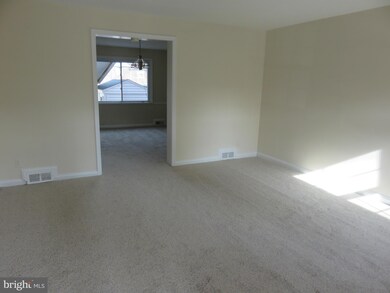 1320 Stonewood Rd, Baltimore, MD 21239 - photo 5