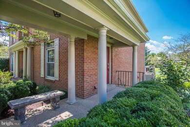 9114 Willow Gate Ln, Bethesda, MD 20817 - photo 5