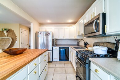 57 Magnolia Ln, Newmarket, NH 03857 - photo 3