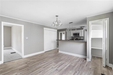 317 E Highland Ave, Muncie, IN 47303 - photo 5