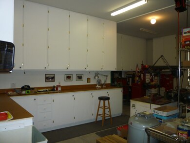 Attached Garage 2