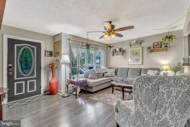 139 E Evesham Rd, Runnemede, NJ 08078 - photo 2