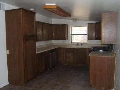 60 E Old Linden 004