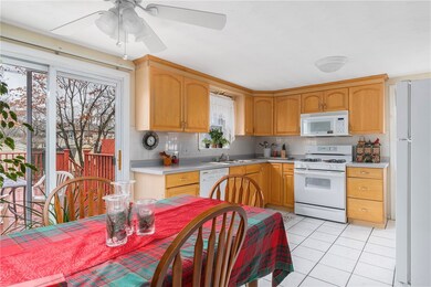 88 Custer St, Warwick, RI 02889 - photo 4