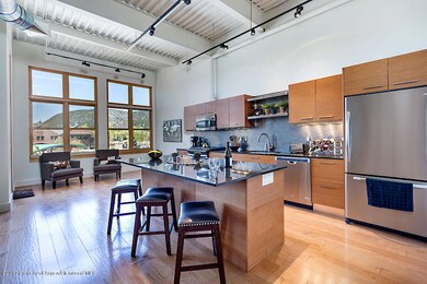 231-Robinson-214-Kitchen1exp5