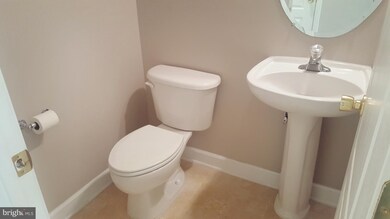 747 Collington Ct, Woodbridge, VA 22191 - photo 4