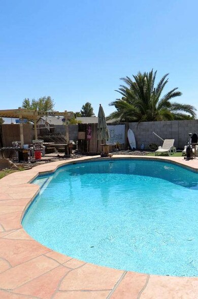 2237 W Obispo Ave Pool 3
