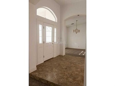Entry Hall. Dinning Room