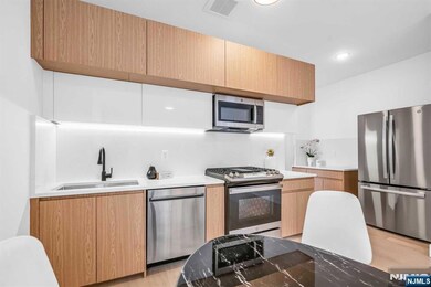 649 38th St unit 3004, Union City, NJ 07087 - photo 6