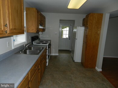 17122 Virginia Ave, Williamsport, MD 21795 - photo 2