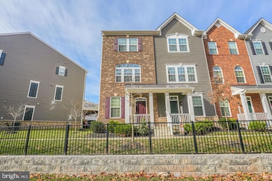 18339 Reaper Hill Ct, Triangle, VA 22172 - photo 2