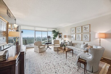 The Houstonian Estates Condominiums unit 2402, Houston, TX 77024 - photo 6