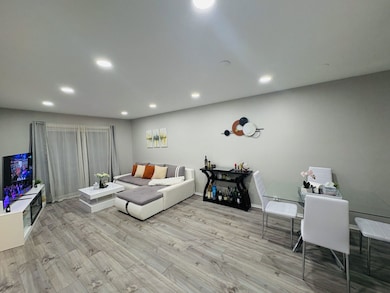 1930 Kenilworth Cir unit E, Hoffman Estates, IL 60169 - photo 2