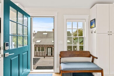 18 Bangs St unit 4, Provincetown, MA 2657 - photo 2