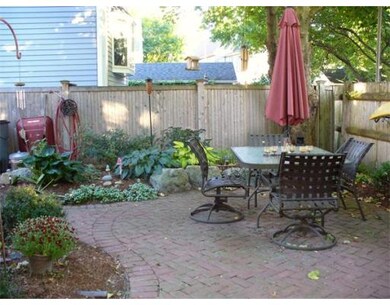 54 Temple St, Newburyport, MA 01950 - photo 4