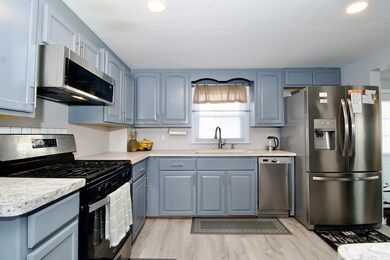 194 Island Pond Rd, Springfield, MA 01118 - photo 6