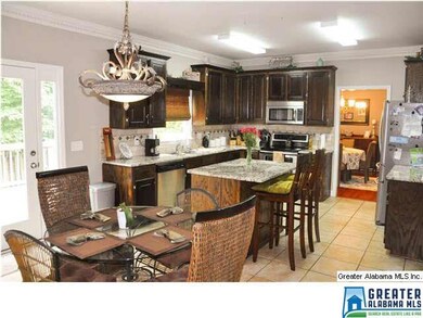 Amazing Kitchen with Exotic Granite and Breakfast 